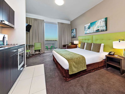 Mercure Melbourne Caroline Springs - Holiday Sunshine Coast 7