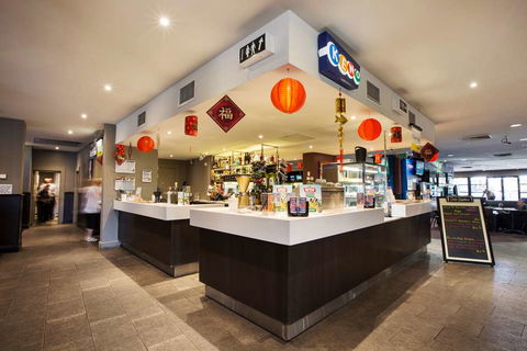 Nightcap At Ashley Hotel - Sunshine Coast Tourism 3