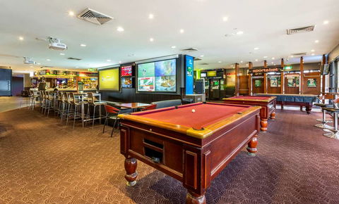 Nightcap At Ashley Hotel - Sunshine Coast Tourism 7