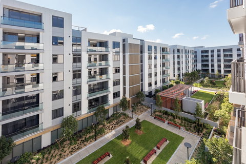 Meriton Suites Sydney Airport - Sunshine Coast Tourism 0