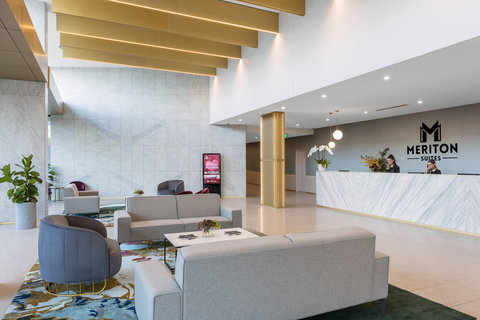 Meriton Suites Sydney Airport - Sunshine Coast Tourism 5