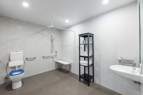 Meriton Suites Sydney Airport - Sunshine Coast Tourism 10