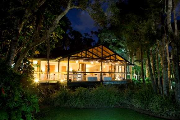 Lowanna NSW Holiday Sunshine Coast