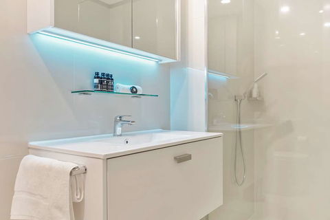 Good Life Suites - Holiday Sunshine Coast 7