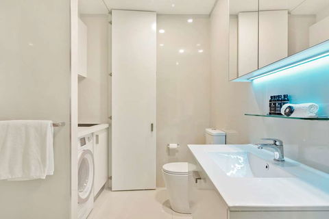 Good Life Suites - Holiday Sunshine Coast 8