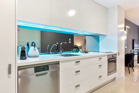 Good Life Suites - Holiday Sunshine Coast 10