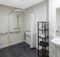 Meriton Serviced Apartments North Sydney - Holiday Sunshine Coast