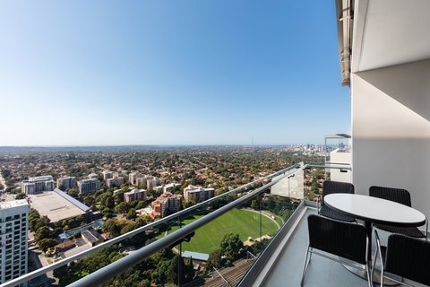 Meriton Suites Chatswood - Holiday Sunshine Coast 3