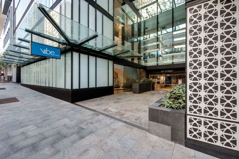 Vibe Hotel North Sydney - Holiday Sunshine Coast 1