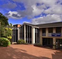 Twin Towers Inn - Holiday Sunshine Coast