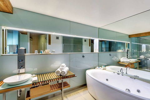 The Henry Jones Art Hotel - Holiday Sunshine Coast 4