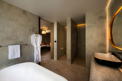 Crowne Plaza Hobart - Holiday Sunshine Coast 7