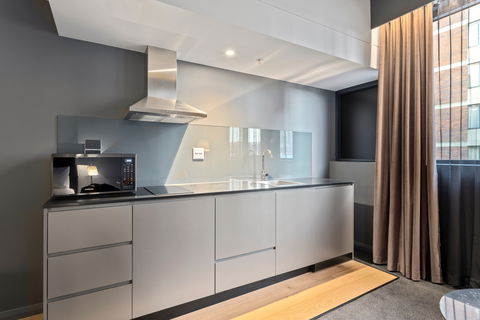 Hobart City Apartments - Holiday Sunshine Coast 14