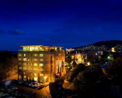 Lenna of Hobart - Sunshine Coast Tourism 1