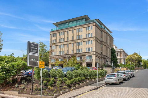 Lenna of Hobart - Sunshine Coast Tourism 4