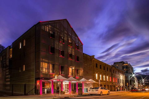 Salamanca Wharf Hotel - Sunshine Coast Tourism 1