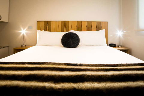 Salamanca Wharf Hotel - Sunshine Coast Tourism 3