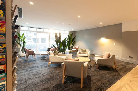 Woodroffe Hotel, Gold Coast - Sunshine Coast Tourism 9