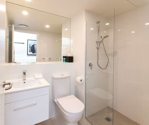 Woodroffe Hotel, Gold Coast - Sunshine Coast Tourism 12