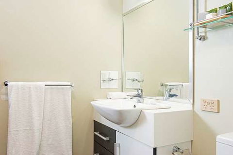 Mantra One Sandy Bay Road - Holiday Sunshine Coast 1
