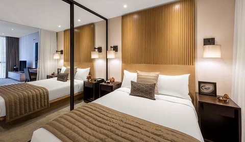 Skye Hotel Suites - Holiday Sunshine Coast 3