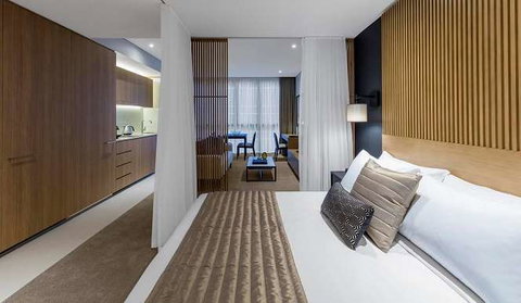 Skye Hotel Suites - Holiday Sunshine Coast 7