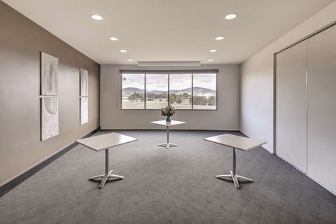 Travelodge Hobart Airport - Sunshine Coast Tourism 12