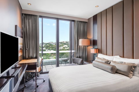 Gambaro Hotel - Holiday Sunshine Coast 3