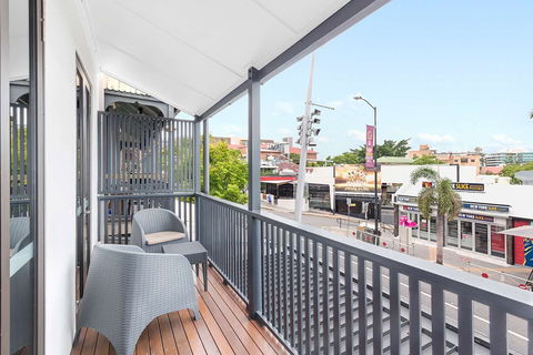 Gambaro Hotel - Holiday Sunshine Coast 17