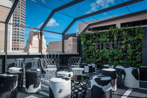 Mayfair Hotel - Sunshine Coast Tourism 13