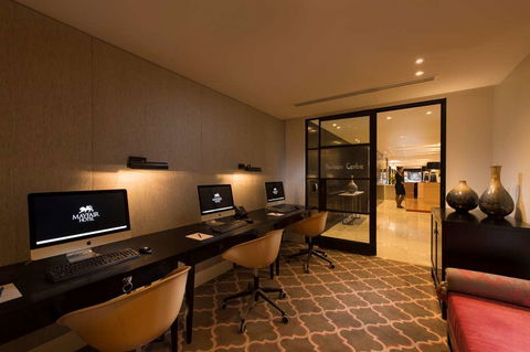 Mayfair Hotel - Sunshine Coast Tourism 17