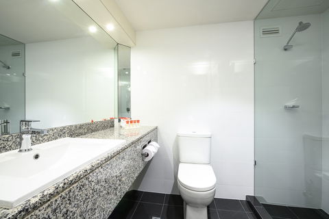Hotel Grand Chancellor Adelaide - Sunshine Coast Tourism 2