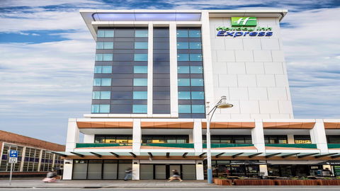 Holiday Inn Express Adelaide City Centre - Sunshine Coast Tourism 1