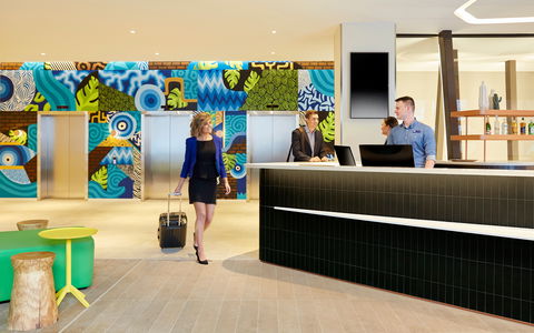 Holiday Inn Express Adelaide City Centre - Sunshine Coast Tourism 2