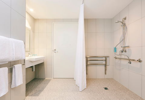 Holiday Inn Express Adelaide City Centre - Sunshine Coast Tourism 7