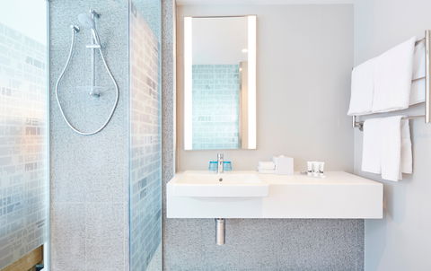 Holiday Inn Express Adelaide City Centre - Sunshine Coast Tourism 8