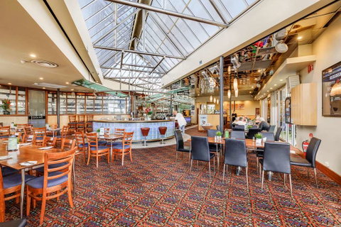 Nightcap at Findon Hotel - Sunshine Coast Tourism 4
