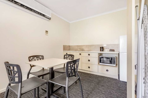 Nightcap at Findon Hotel - Sunshine Coast Tourism 8