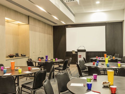 Ibis Adelaide - Sunshine Coast Tourism 8