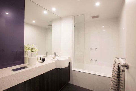Tyrian Serviced Apartments - Sunshine Coast Tourism 3