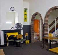 Adelaide Travellers Inn - Sunshine Coast Tourism