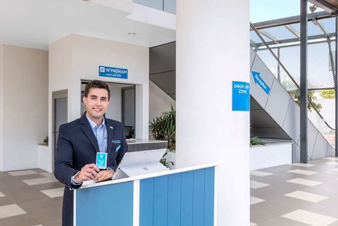 Wyndham Surfers Paradise Resort - Sunshine Coast Tourism 4