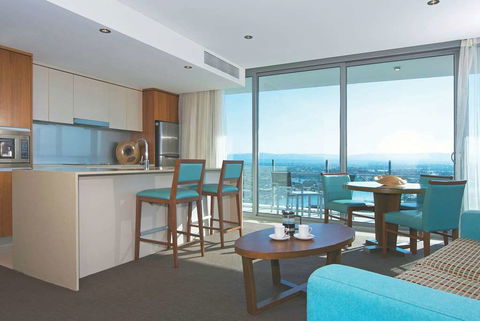Wyndham Surfers Paradise Resort - Sunshine Coast Tourism 8