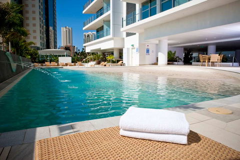 Wyndham Surfers Paradise Resort - Sunshine Coast Tourism 10