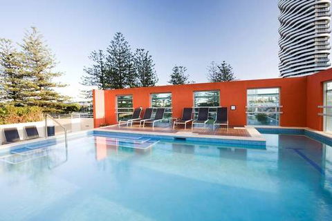 Mantra Broadbeach On The Park - Holiday Sunshine Coast 2