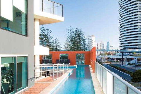 Mantra Broadbeach On The Park - Holiday Sunshine Coast 3