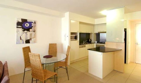 Mantra Broadbeach On The Park - Holiday Sunshine Coast 6