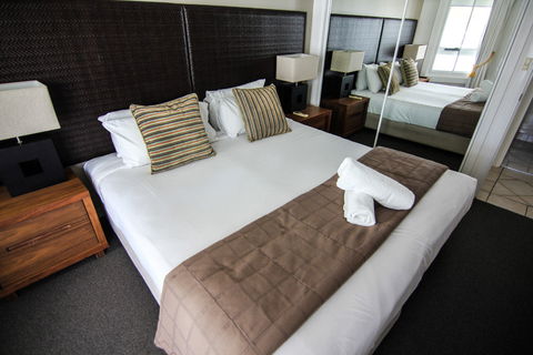 Phoenician Resort - Holiday Sunshine Coast 1
