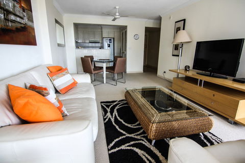 Phoenician Resort - Holiday Sunshine Coast 3