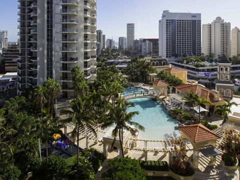 Mantra Towers of Chevron Surfers - Sunshine Coast Tourism 1